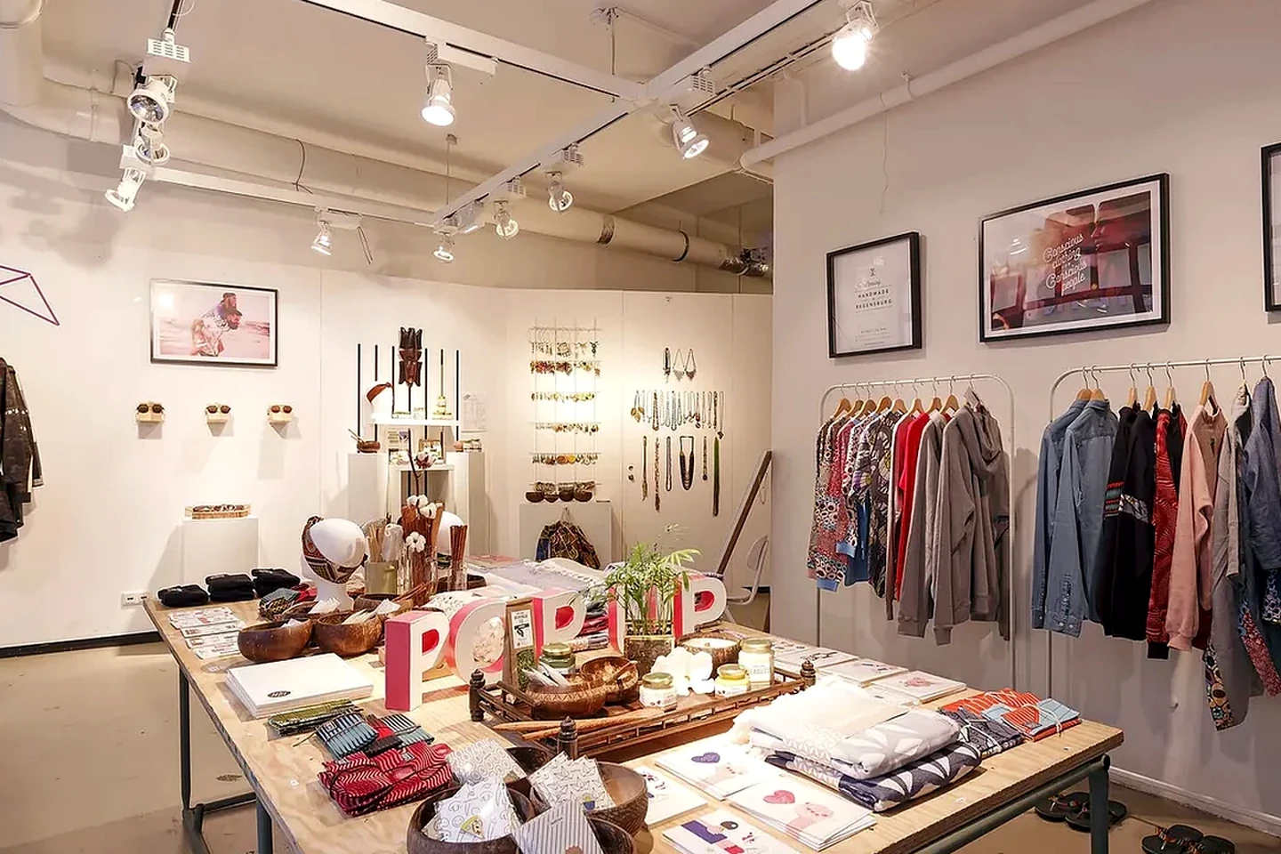 Commercial property photo 2